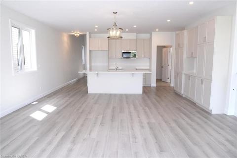 55 Erie Crt, Amherstview, ON, K7N0E3 | Card Image